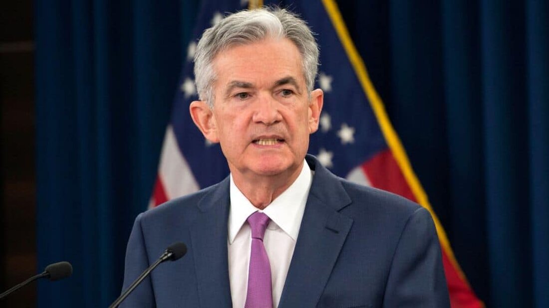 Die US-Notenbank sagte, sie bereite sich darauf vor, die Zinssätze noch weiter zu erhöhen, wenn die Situation solch drastische Maßnahmen erfordere, sagte der Vorsitzende der Organisation, Jerome Powell. Bitcoin reagierte mit einem sofortigen Preisverfall, der es innerhalb von Minuten um rund 400 $ nach unten trieb. Die meisten Finanzmärkte, insbesondere Krypto, hatten sich in den letzten Tagen in Erwartung von Jerome Powells Aussage vor dem Kongress über die bevorstehenden Geldpläne der Zentralbank beruhigt. Der Fed-Vorsitzende sprach am Dienstag vor dem Bankenausschuss des Senats und deutete an, dass die Organisation die Leitzinsen wahrscheinlich stärker als bisher erwartet erhöhen werde. Dies steht &hellip;