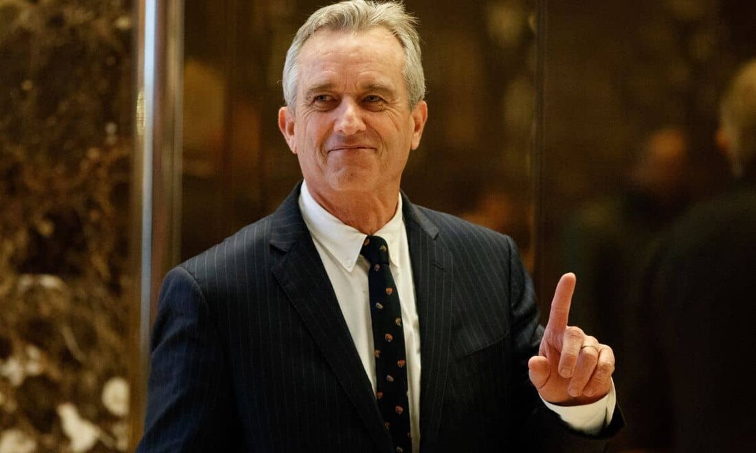 Robert F. Kennedy Jr., der kürzlich bekannt gab, dass er als Teil der Demokratischen Partei für das Amt des US-Präsidenten kandidieren wird, versprach, im Falle seiner Wahl eine Bitcoin-freundliche Politik umzusetzen. Auch die Republikaner haben einen kryptobegeisterten Kandidaten, und sein Name ist Francis Suarez. Der 45-Jährige, der derzeit Bürgermeister von Miami ist, beteiligte die Stadt an zahlreichen Bitcoin-Initiativen und war der erste amerikanische Politiker, der sein Gehalt in BTC statt in Fiat-Währung erhielt. BTC könnte unter Kennedys Führung florieren In einem aktuellen InterviewRobert F. Kennedy Jr. (der Neffe des ehemaligen Präsidenten John F. Kennedy) bekräftigte seine positive Haltung gegenüber dem …