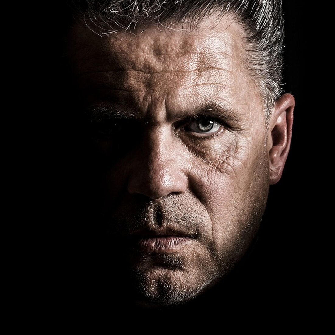 Circle, ein Unternehmen für digitale Zahlungen, erwägt die Einführung einer an den Yen gebundenen Stablecoin. Dieser Schritt folgt auf das neue Gesetz zur Regulierung digitaler Währungen, das am 1. Juni in Japan erlassen wurde. Laut CEO und Mitgründer von Circle, Jeremy Allaire, könnte Japan zu einem großen Markt für Stablecoins werden, insbesondere für grenzüberschreitende Überweisungen, internationalen Handel und Devisentransaktionen. Japan ist das erste Land, das ein spezielles rechtliches Rahmenwerk für Stablecoins eingeführt hat. Dies schafft eine klare Struktur für die Verwendung von Stablecoins wie dem USD Coin (USDC) von Circle oder Tether (USDT) im Ausland. Allaire betrachtet dies als einen &hellip;