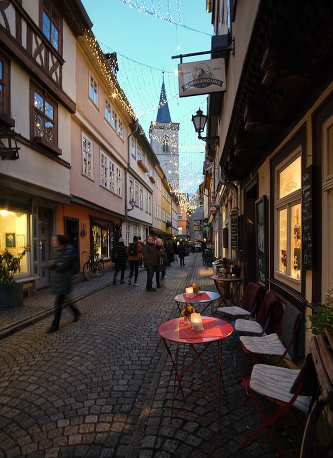 Anstieg der Marktkapitalisierung im globalen Krypto-Markt Der globale Krypto-Markt zeigt derzeit ein starkes bullishes Potenzial, was sich in einem Anstieg der Marktkapitalisierung um 2,1 % im Vergleich zum Vortag äußert. Diese positive Entwicklung wird von einem wachsenden Interesse der Investoren und einem Anstieg der Anzahl der Inhaber von wichtigen Kryptowährungen wie XRP, SOL und DOGE begleitet. Die Veränderung in der Marktkapitalisierung deutet darauf hin, dass Anleger optimistisch in Bezug auf die zukünftige Entwicklung der Kryptowährungen sind. Insbesondere XRP, SOL und DOGE zeigen eine zunehmende Anzahl von Inhabern, was auf ein wachsendes Vertrauen in diese digitalen Assets hinweist. Besonders hervorzuheben ist, …